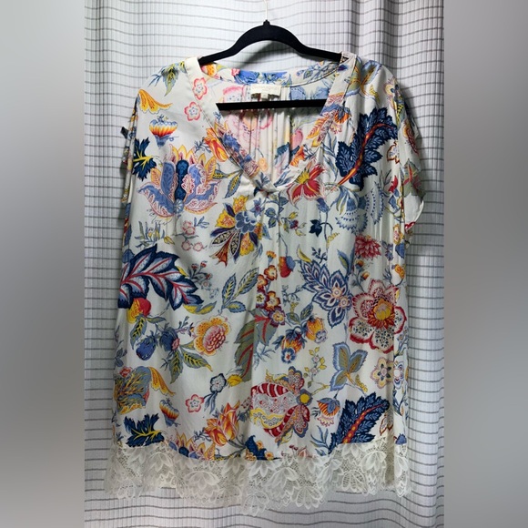 Cynthia Rowley Tops - Cynthia Rowley Woman 3X Floral Print Top with Lace Hem